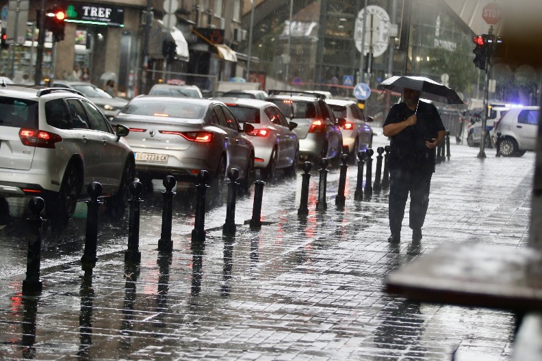 EVO U KOLIKO TAČNO SATI OLUJNO NEVREME STIŽE U SRBIJU 3 dela zemlje prva na udaru! NA SNAZI OPASNOST OD SUPERĆELIJE