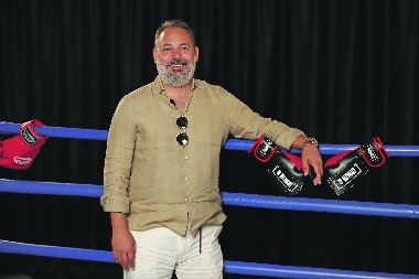 OVO JE RAJ NA ZEMLJI! Branko Babić ima vilu, privatno jezero i zarađuje 100.000 evra mesečno! (FOTO)