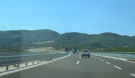 VELIKA GRADNJA PUTEVA U SRBIJI Vučić: Spojićemo Koridore 10 i 11