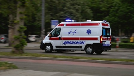 TEŽAK SUDAR U BEOGRADU! Teško povređeni muškarac i dvoje DECE