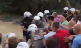 SRAMNO! JOŠ JEDAN OGROMAN SKANDAL SRPSKOG PRAVOSUĐA! Blokaderi pokazali da je dozvoljeno tući policajce na ulici?