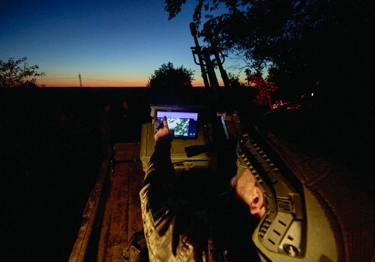 UKRAJINSKI ROBOTI ZAROBILI RUSE, OVO U ISTORIJI NIJE VIĐENO Haos na prvoj liniji fronta (FOTO/VIDEO)