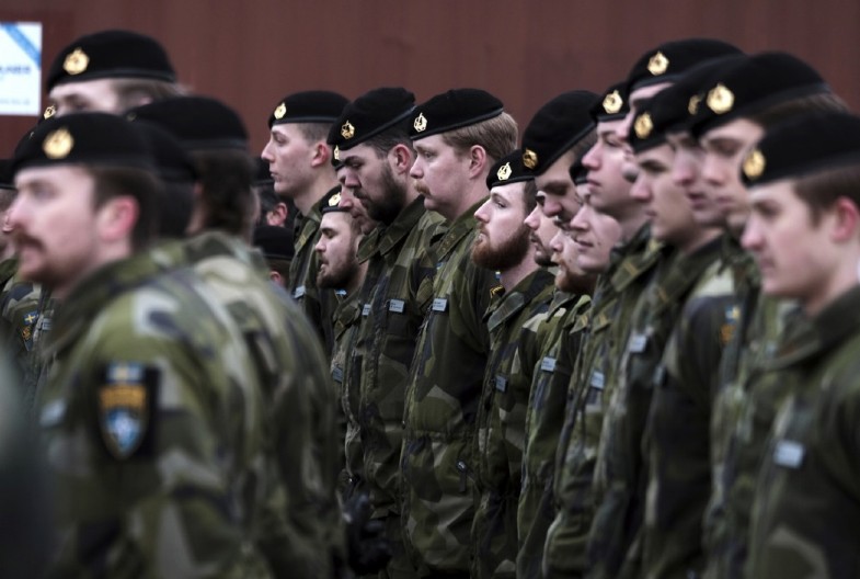 POVEĆAVA SE STAROSNA GRANICA ZA VOJNIKE NATO zemlja donela odluku