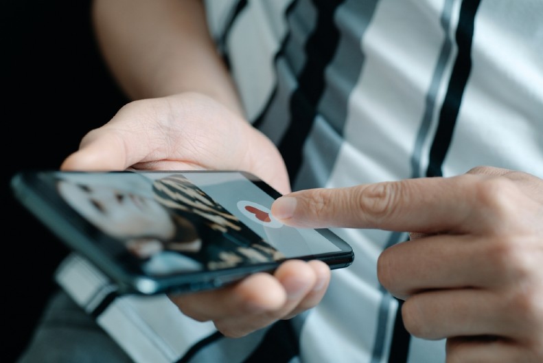 AMERIKANAC ODAO TAJNE UKRAJINSKOG FRONTA ZBOG LJUBAVI?! Oficir priznao krivicu – sve otkrio „ukrajinskoj devojci“ sa sajta za upoznavanje!