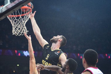 EVO I EFESA Kokoškov dobio novog centra u Istanbulu