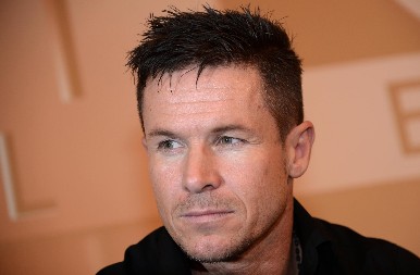 UZNEMIRUJUĆE Pojavila se prva fotografija Feliksa Baumgartnera posle stravične nesreće?