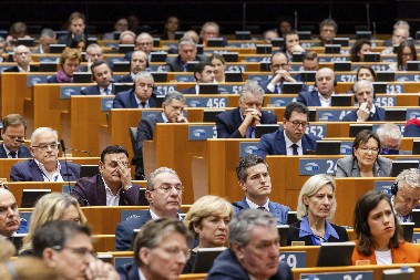 BUDŽET EVROPE DOČEKAN NA NOŽ Kritike su oštre – „EU se ne može svesti na bankomat“