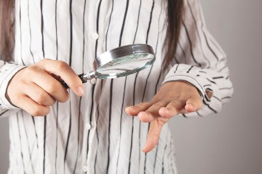 HRAPAVI, ZADEBLJALI, URASLI NOKTI To su promene koje ne smete ignorisati, evo šta govore o vašem zdravlju