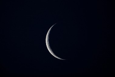 NOVA IZLOŽBA U BEOGRADU OBELEŽAVA GODIŠNJICU SLETANJA NA MESEC Kolektivna postavka predstavlja fotografije umetnika iz celog sveta