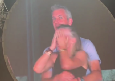 PRELJUBA GA JE SKUPO KOŠTALA Direktor kojeg su videli milioni sa ljubavnicom podneo ostavku