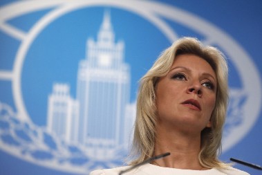 ZAHAROVA TUČE KAO HAUBICOM Pariz spreman da žrtvuje hrišćanstvo i sećanje na pobedu u Drugom svetskom ratu