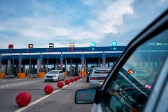 DEPORTOVANJA VEĆ POČELA? Ovim zemljama preti UKIDANJE VIZA! Na pomolu velike promene