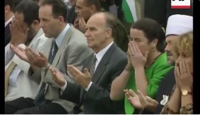 IZETBEGOVIĆ JE IZAZVAO RAT 1992. GODINE I DOVEO DO KRVOPROLIĆA: Srbi i Hrvati potpisali KUTILJEROV PLAN, Alija ga potpisao, pa odbacio!