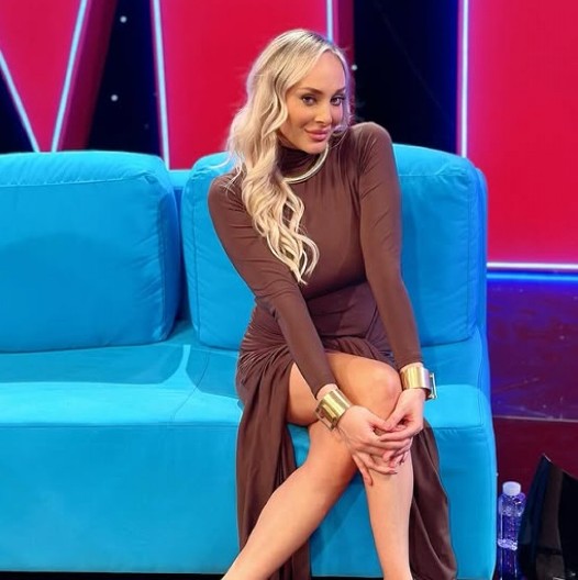 LUNA ĐOGANI BEZ KOČNICA! Đuska u haljini sa golim leđama, a Marka nema ni na vidiku (FOTO)