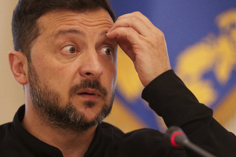 ZELENSKOM SE NE PIŠE DOBRO Sve glasniji zahtevi za smenu zbog korupcije