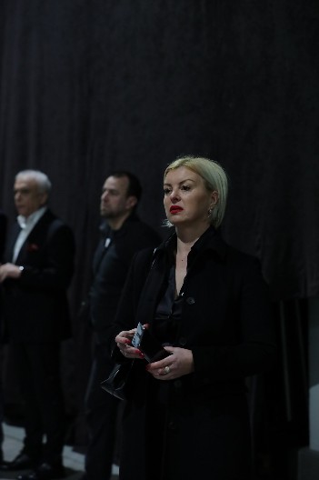 "NE ZNAM ŠTA MOŽE DA MI SE DESI" Naša pevačica (51) napisala testament, evo kome je sve ostavila, deca nisu ništa znala