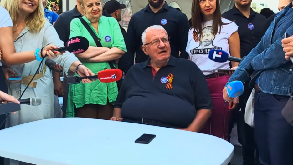 "JA SAM STARIJI ČOVEK..." Građanin prišao Šešelju, evo šta mu je rekao