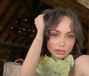 EMINI JAHOVIĆ SRCE PUNO LJUBAVI! Srećne vesti u pevačicinom domu, evo šta se desilo (FOTO)