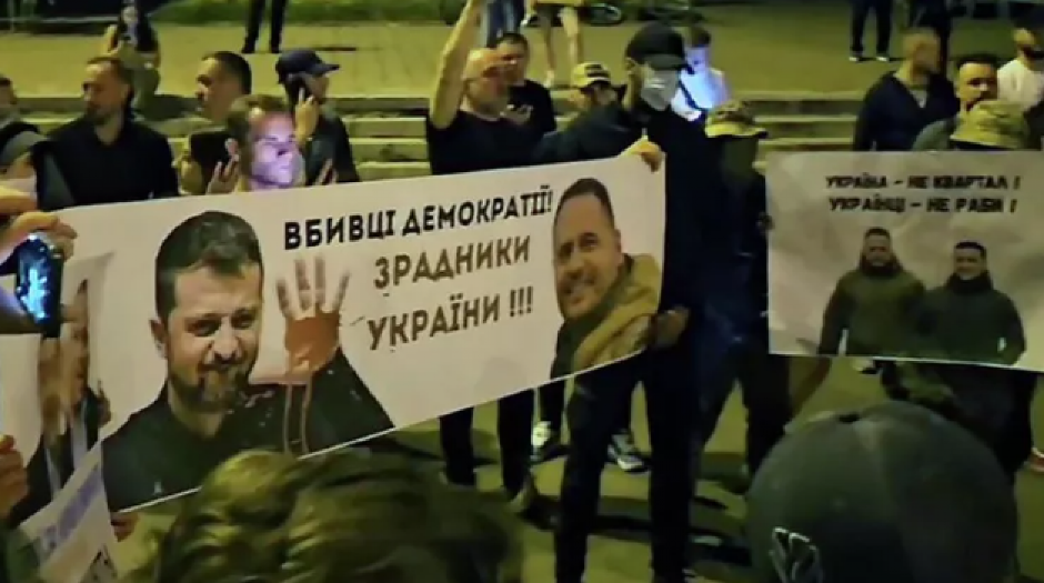 GNEV NA ULICAMA KIJEVA! Zelenskog nazivaju "izdajnikom" zbog ove odluke!