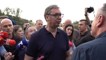 MOĆNA PORUKA VUČIĆA BLOKADERIMA: "U Rumi će da sviraju kraj? Možda, ali od umora, obilazeći sve fabrike koje sam napravio!“