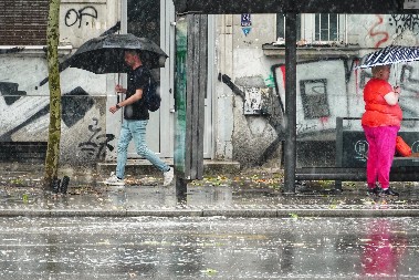 NE ODLAŽITE KIŠOBRANE, I DANAS ĆE DA PLJUŠTI Dosta svežije, evo dokle će biti tako (FOTO)