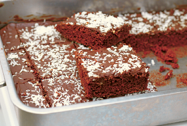 ČOKOLADNE KOCKE SA KOKOSOM Prave se maltene same, a i dupla mera će biti malo