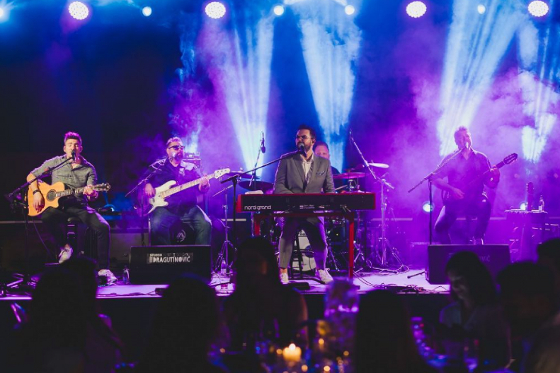 SPEKTAKL ZAKAZAN ZA 3. AVGUST! Petar Grašo ponovo na sceni hotela  Kotor Bay Resort