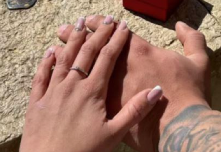 RASKINULI VERIDBU? Fanovi para iz Elite razočarani, isplivali dokazi o razlazu: ''Više ne nosi burmu, obrisala je sve zajedničke fotke''