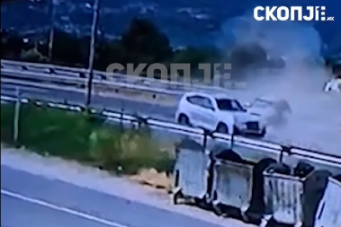 STRAVIČNA NESREĆA KOD TETOVA! Vozač naglo skrenuo, sudario se sa autobusom: Ima mrtvih! (VIDEO)