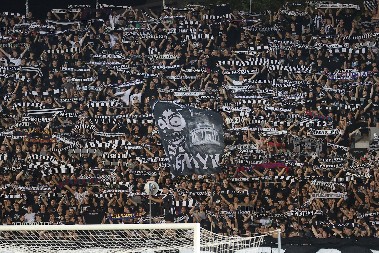 HLADAN TUŠ ZA PARTIZAN Stigla kazna od 300.000 u Humsku