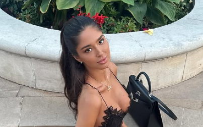 ĐINA SE SKINULA I ZAPALILA PLAŽU! Melinina i Harisova ćerka izazvala haos izgledom koji oduzima dah (FOTO)