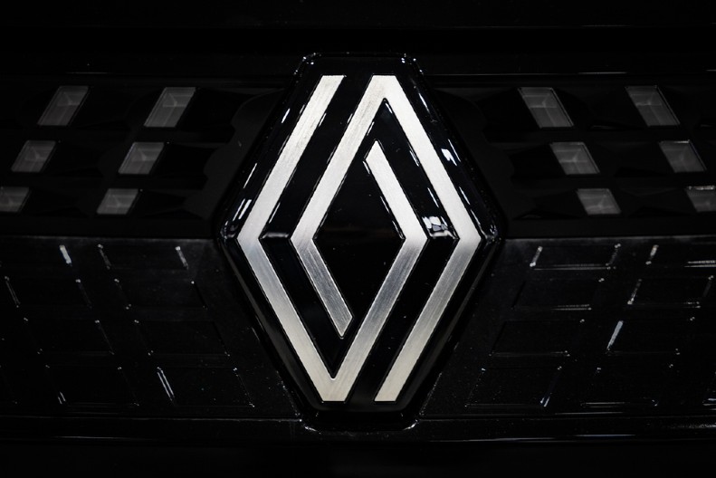 RENO IZBACIO NAJJEFTINIJI AUTOMOBIL NA SVETU Cena ovog porodičnog automobila košta samo 6.000 evra