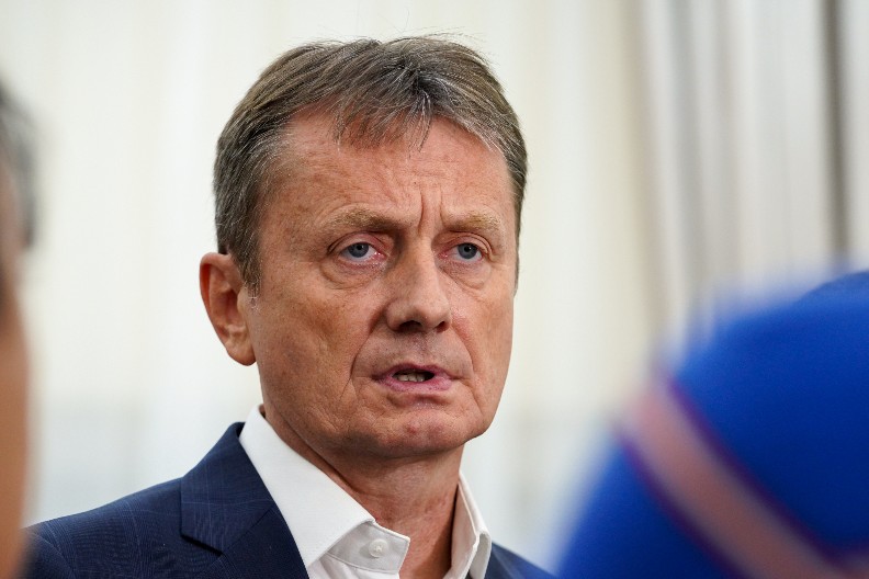 "ZNAM DA ON TO MOŽE, JER ON JE VELIKI BORAC..." Siniša Mali poslao snažnu poruku podrške Darku Glišiću