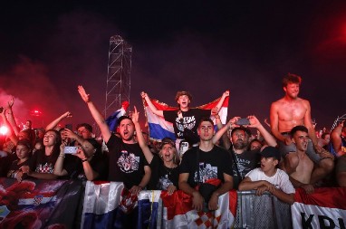 "JUGOSLAVIJA JE MRTVA, HRVATSKI ČOVEK JE ZA DOM SPREMAN" Ustaštvo se uzdiže u komšiluku, jezive poruke više i ne kriju!