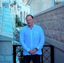 UMRLA MAJKA NENADA KNEŽEVIĆA KNEZA Pevač objavio potresnu poruku