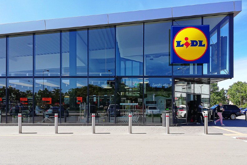 POČELA KONTROLA PARKIRANJA ISPRED LIDLA U OVOM GRADU U SRBIJI Naplata u jednom slučaju