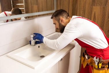 MUKE U KUPATILU Nema mesta za labavo, a majstor smislio potez veka, sad ga svi traže