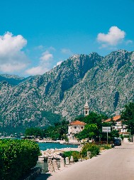 SELEKTIVNA HISTERIJA OBUZELA CRNU GORU Spomenik Đurišiću 30 godina stoji u SAD, ali sada su počeli da jauču u Podgorici