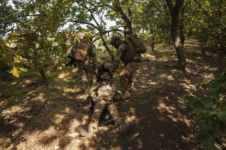 ZVANIČAN IZVEŠTAJ SA UKRAJINSKOG FRONTA Rusi nadiru, hiljade mrtvih na livadama