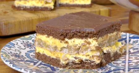 KAPETAN MIŠIN KOLAČ BOLJI OD SVAKE TORTE Sa 3 korice i bogatim filom, po ukusu mu nema ravnog