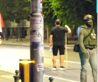 BLOKADERI NAORUŽANI MOTKAMA I GAS MASKAMA KOD MERKATORA! Scenario kao sa ulica Kijeva! (VIDEO)