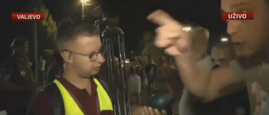 "SAD PESNICE IDU, SAD ĆEMO DA IM J*BEMO MAMU" Nasilnici blokaderi najavili novo nasilje (VIDEO)