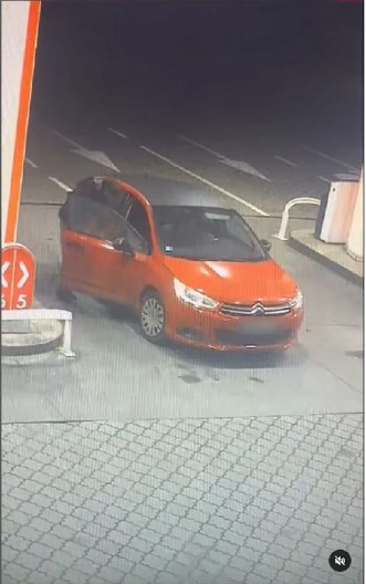 OTIŠAO PO KAFU, PA ZABORAVIO DECU Tek posle sat vremena vožnje javila mu se policija