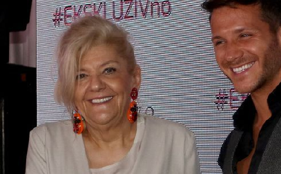 "TI ĆEŠ BITI ZVEZDA, SEDI DA POPRIČAMO" Evo kojoj pevačici je Marina Tucaković prorekla sudbinu!