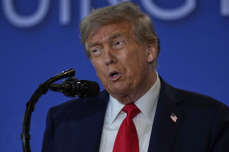 TRAMP OPET ZBUNIO SVET: Kako je posle 35 godina pomirio Azerbejdžan i... Albaniju?