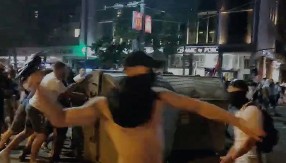 BARTULICI SE KLANJAJU, BEŽE OD DIJALOGA SA VUČIĆEM Normalnoj Srbiji živote zagorčavaju dok strancima hitaju pod skute!