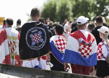 "ALI OVOG LETA CRNILO ZAPLJUSKUJE HRVATSKU" Ustaštvo ponovo izašlo iz komšija: Obratićemo se Evropi