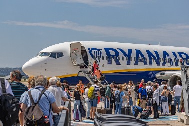 RAJANER SMANJUJE KAPACITETE U ŠPANIJI Ugroženo skoro milion mesta