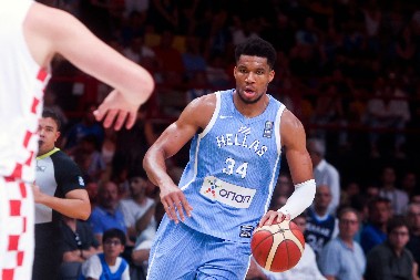 ŠOK NA EVROBASKETU Povredio se Janis