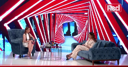 PEVAČICA SE POTUKLA SA MAJKOM ZBOG NASLEDSTVA Uzela je nož i zaletela se na nju, a onda je nastao haos!